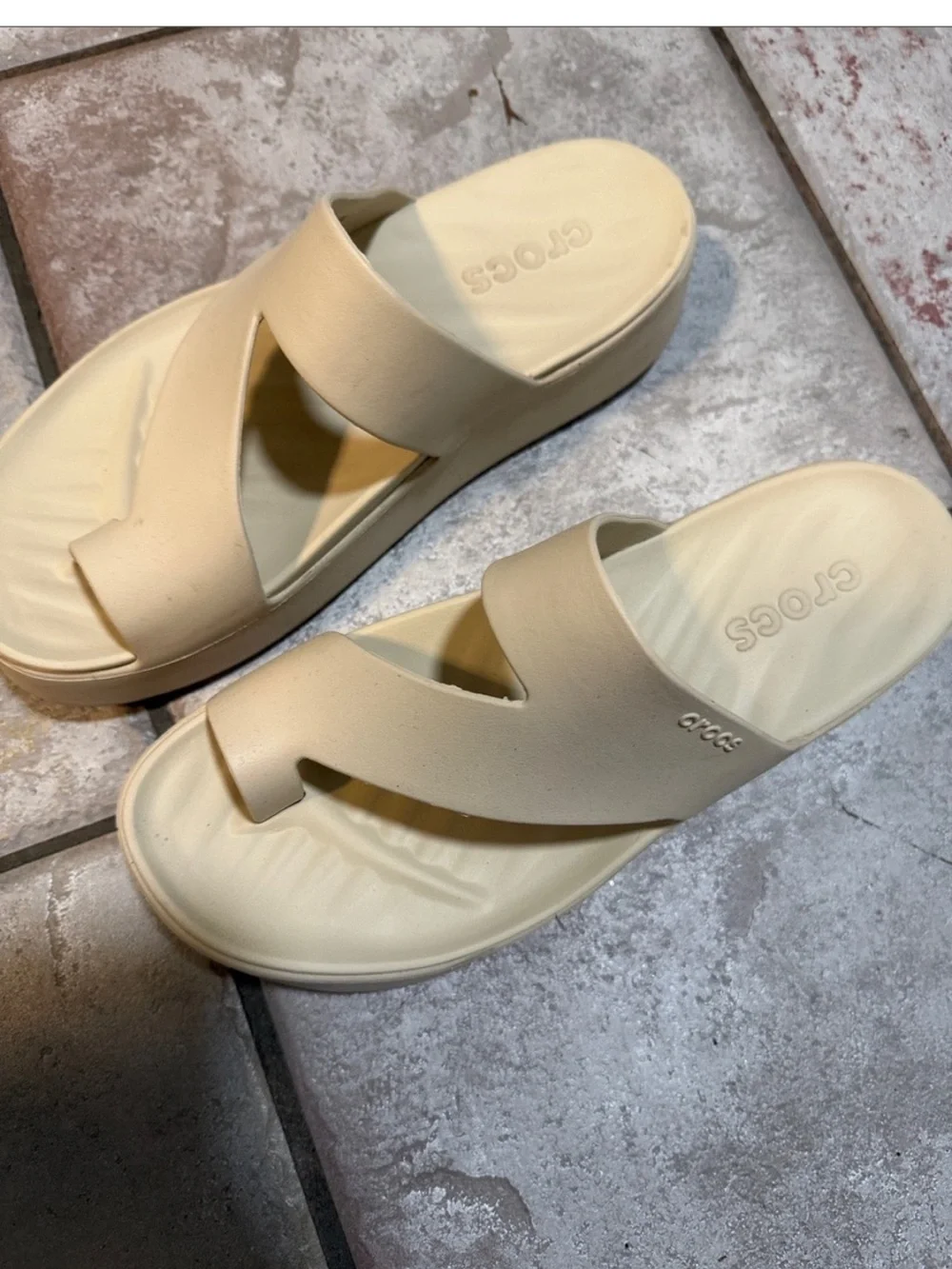 CROCS Women's Getaway Toe Loop Summer Sandals